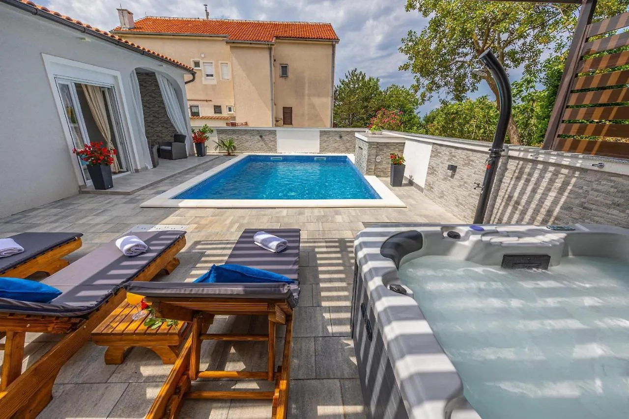 Διαμέρισμα Holiday Home Dusak With Swimming Pool And Jacuzzi Dramalj Κροατία