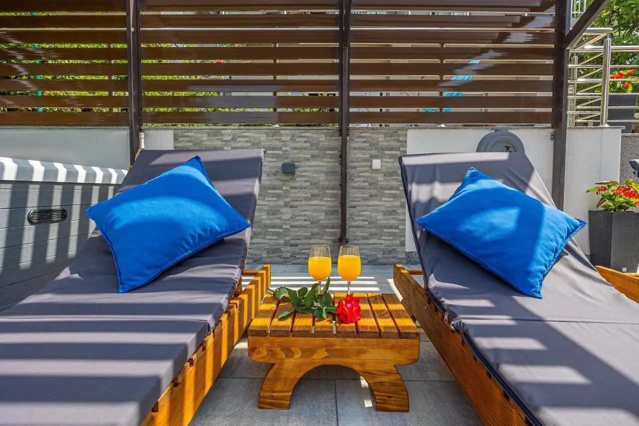 Διαμέρισμα Holiday Home Dusak With Swimming Pool And Jacuzzi Dramalj