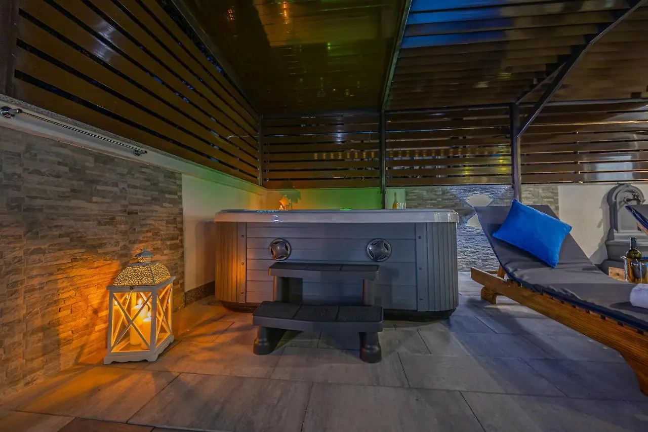 Holiday Home Dusak With Swimming Pool And Jacuzzi Dramalj