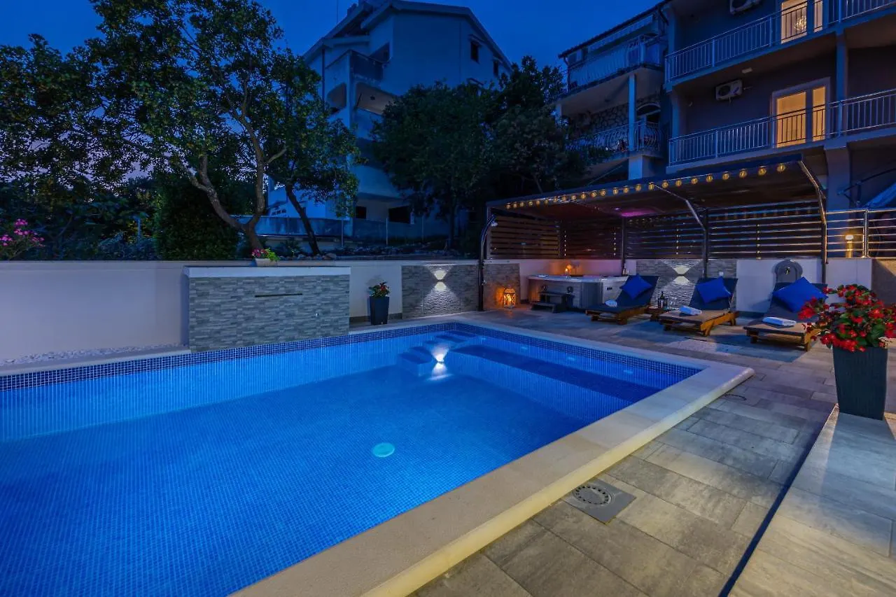 Holiday Home Dusak With Swimming Pool And Jacuzzi Dramalj 0*,  Κροατία